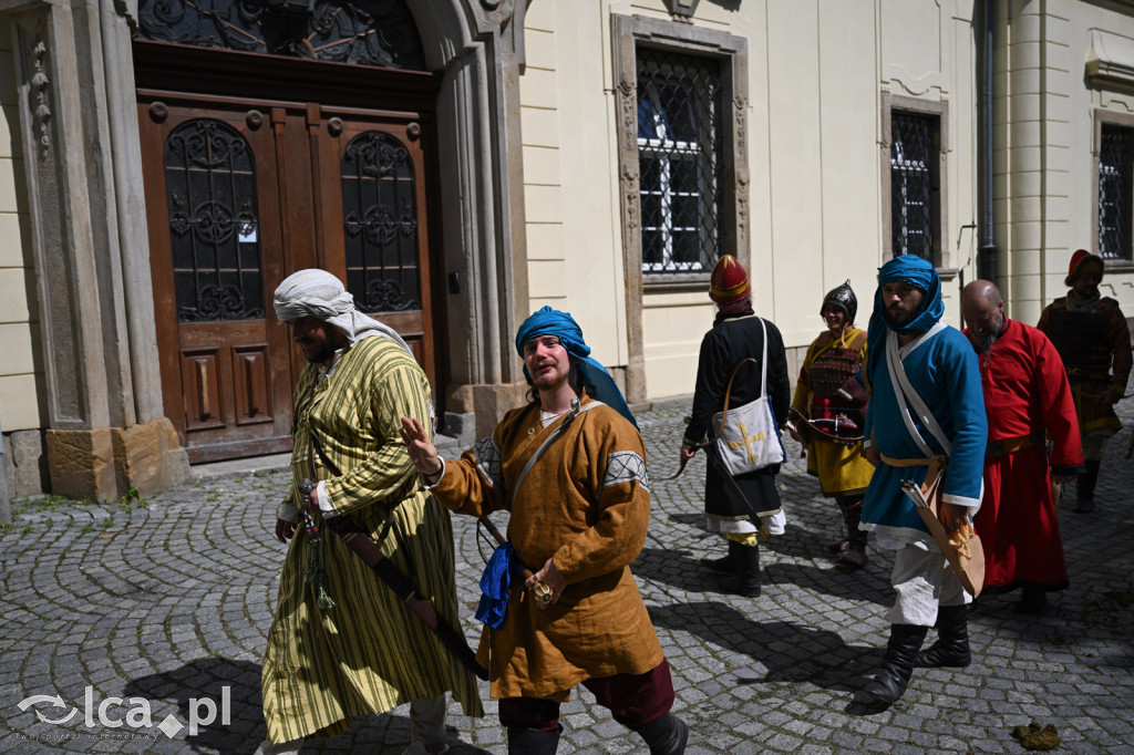 Legnickie Pole 1241 edycja 2015 rozpoczęta paradą