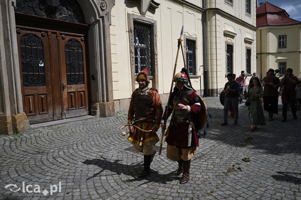 Legnickie Pole 1241 edycja 2015 rozpoczęta paradą