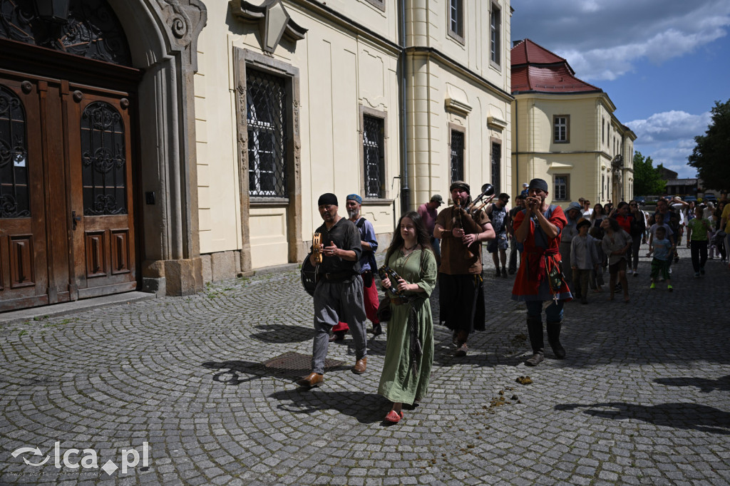 Legnickie Pole 1241 edycja 2015 rozpoczęta paradą