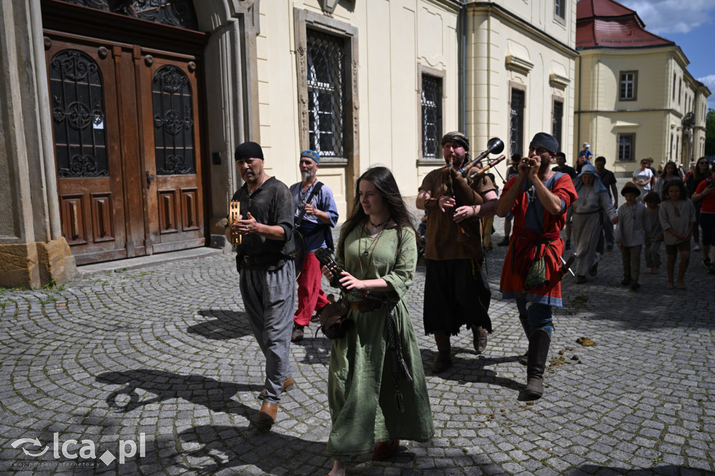 Legnickie Pole 1241 edycja 2015 rozpoczęta paradą