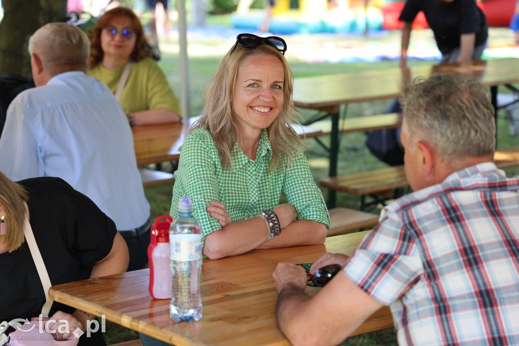 Kwiat paproci, pianowa impreza i ogień pod dębami