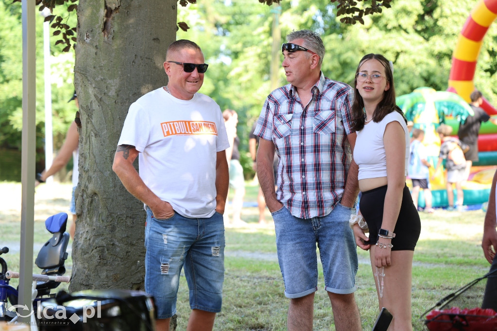 Kwiat paproci, pianowa impreza i ogień pod dębami