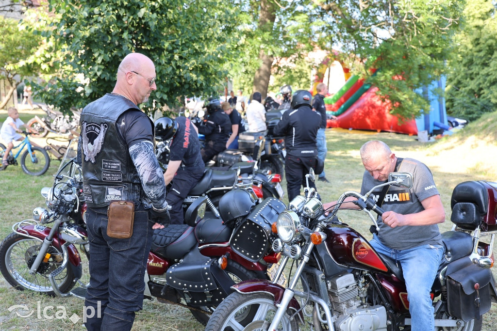 Kwiat paproci, pianowa impreza i ogień pod dębami