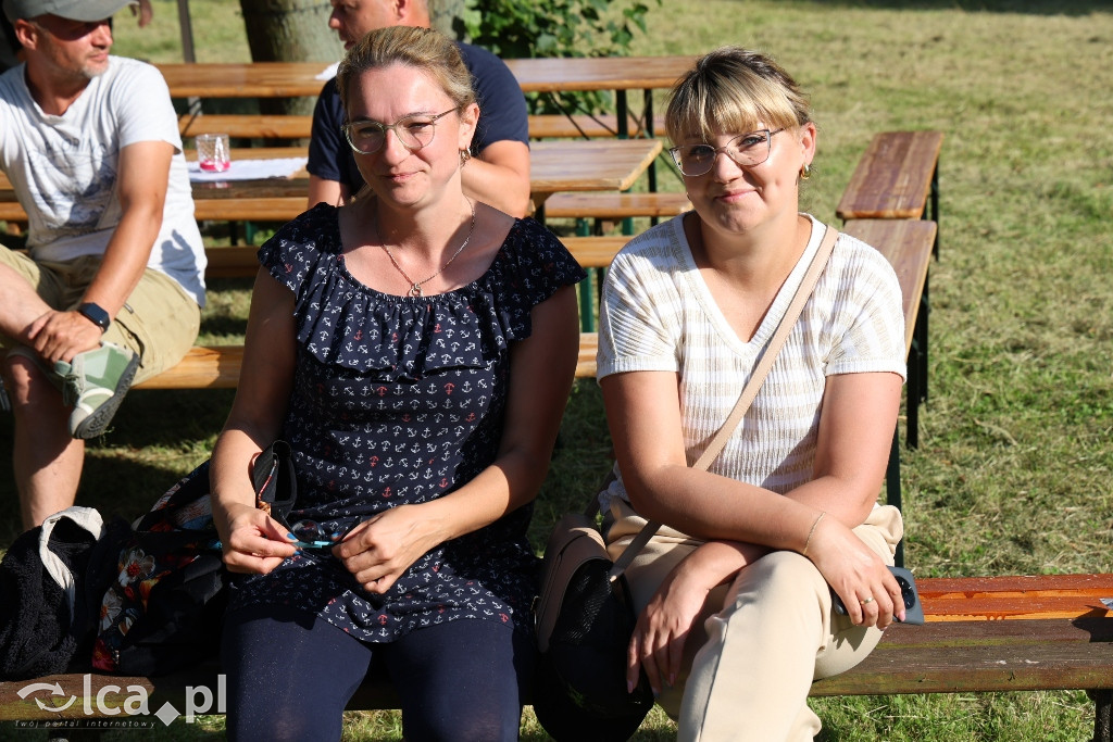 Kwiat paproci, pianowa impreza i ogień pod dębami