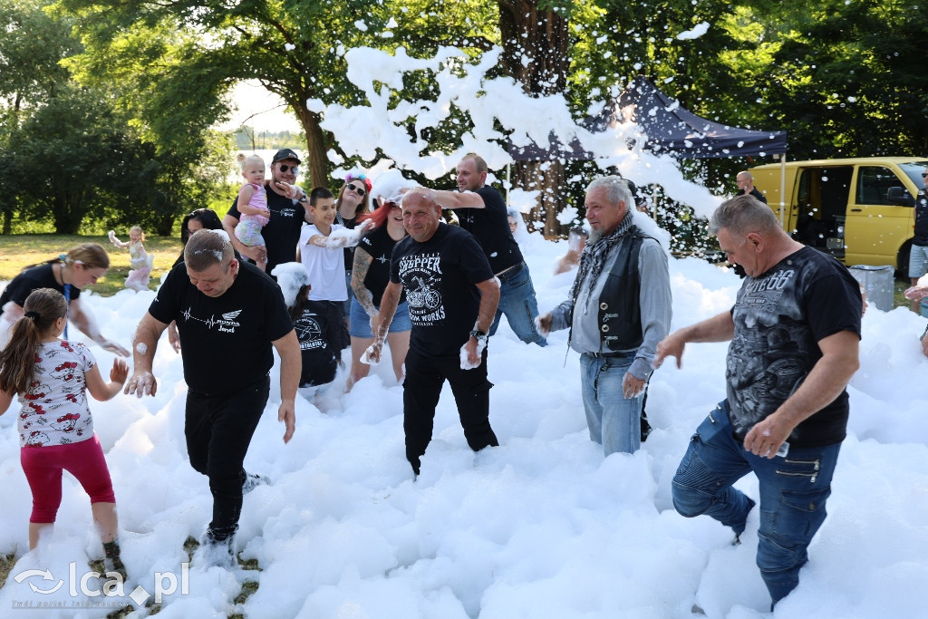 Kwiat paproci, pianowa impreza i ogień pod dębami