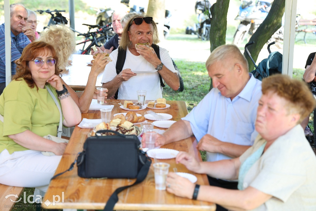 Kwiat paproci, pianowa impreza i ogień pod dębami