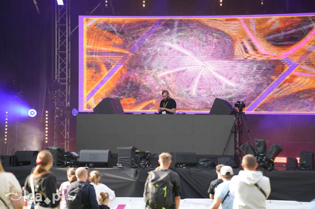 Piątek pod znakiem DJ-ów i klubowych brzmień