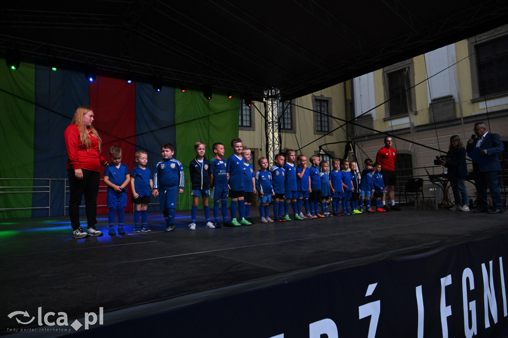 Miedź Legnica zaprezentowała drużyny
