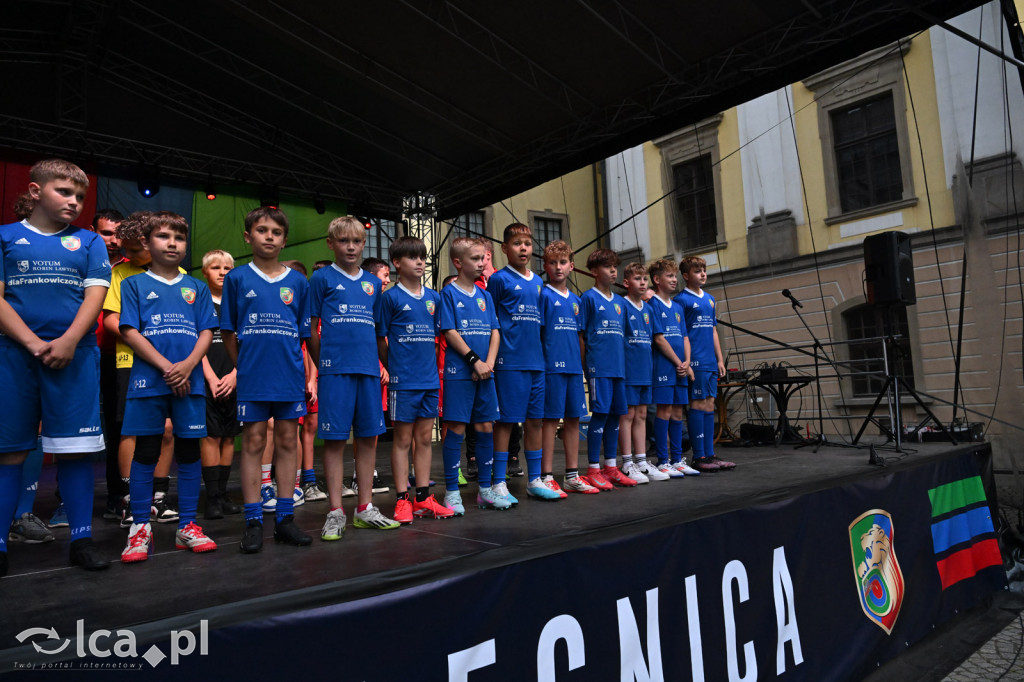 Miedź Legnica zaprezentowała drużyny