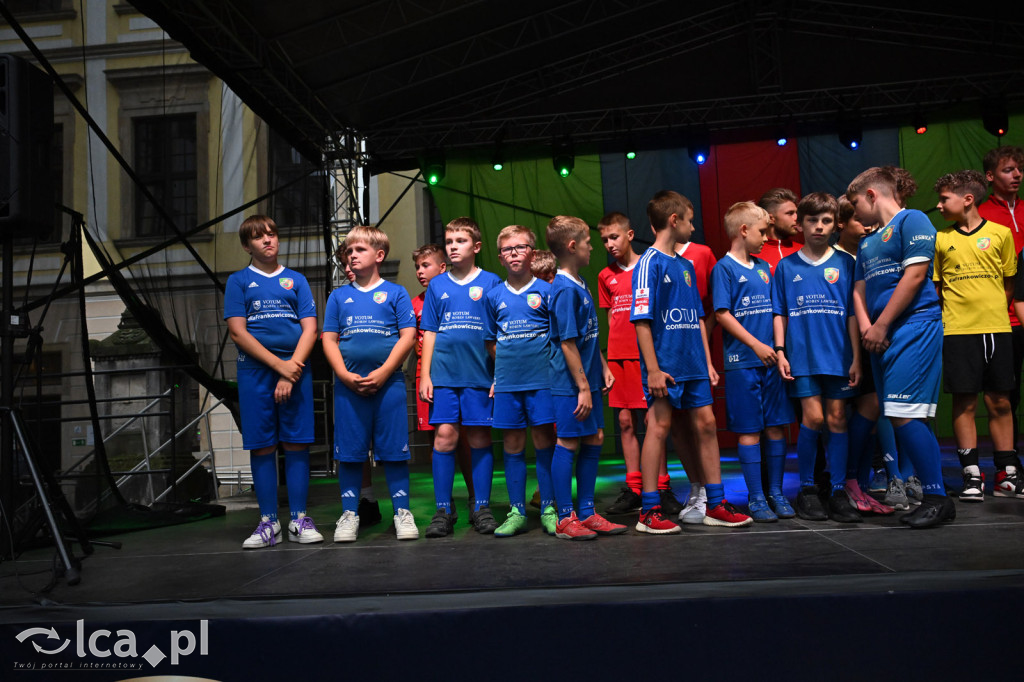 Miedź Legnica zaprezentowała drużyny