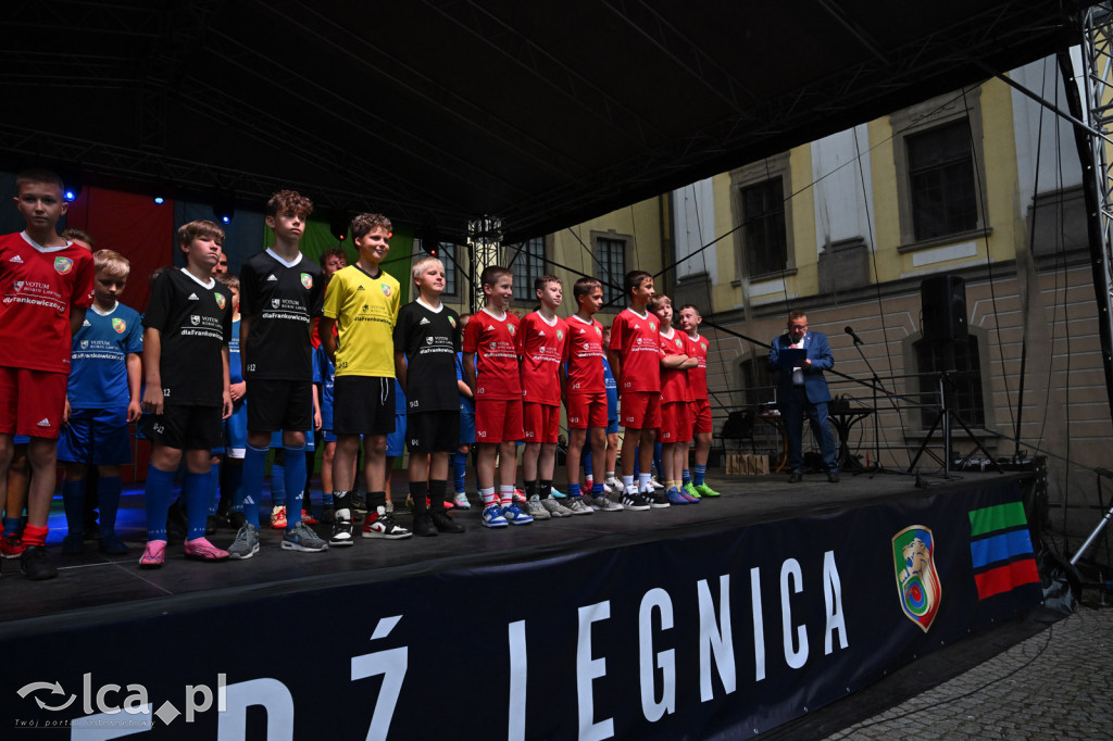 Miedź Legnica zaprezentowała drużyny