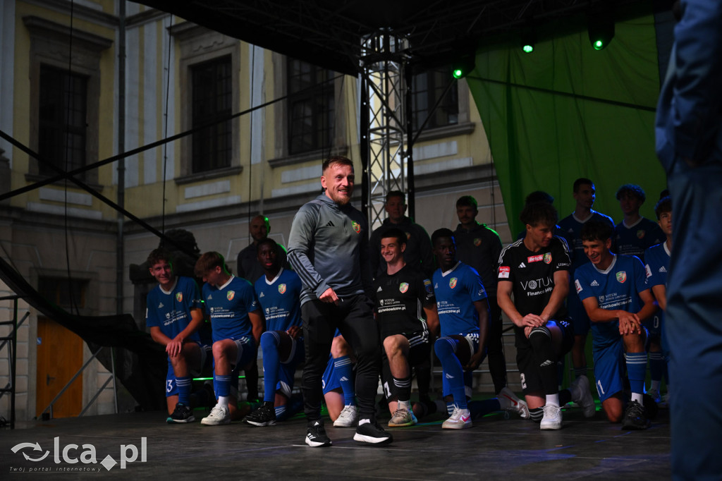 Miedź Legnica zaprezentowała drużyny