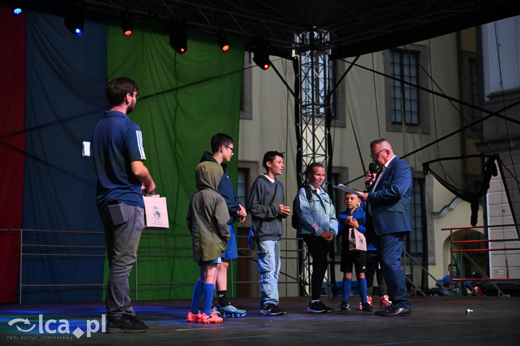 Miedź Legnica zaprezentowała drużyny