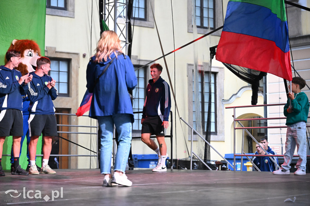 Miedź Legnica zaprezentowała drużyny