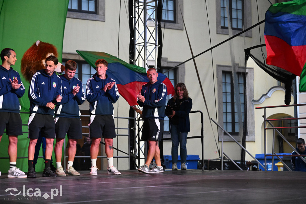 Miedź Legnica zaprezentowała drużyny