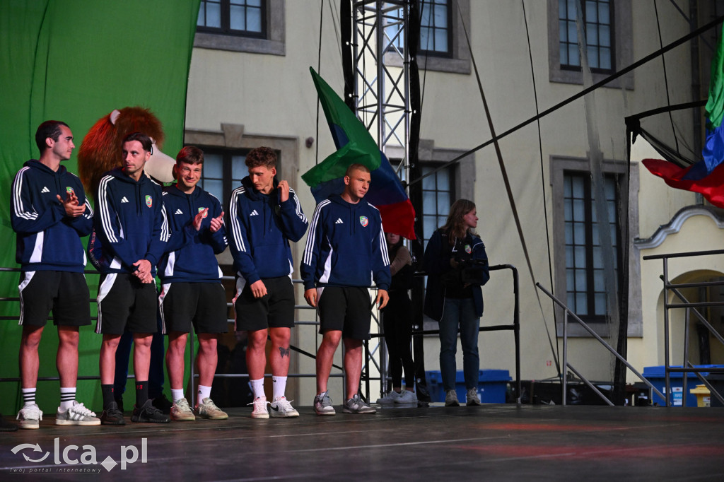 Miedź Legnica zaprezentowała drużyny