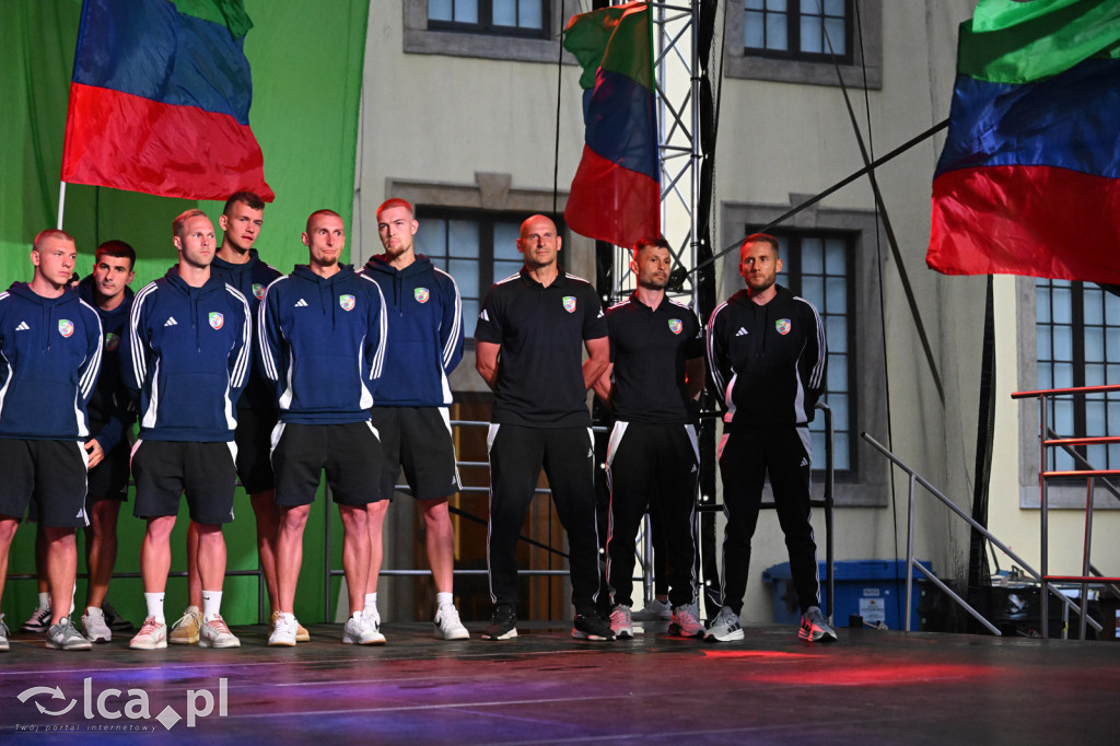 Miedź Legnica zaprezentowała drużyny