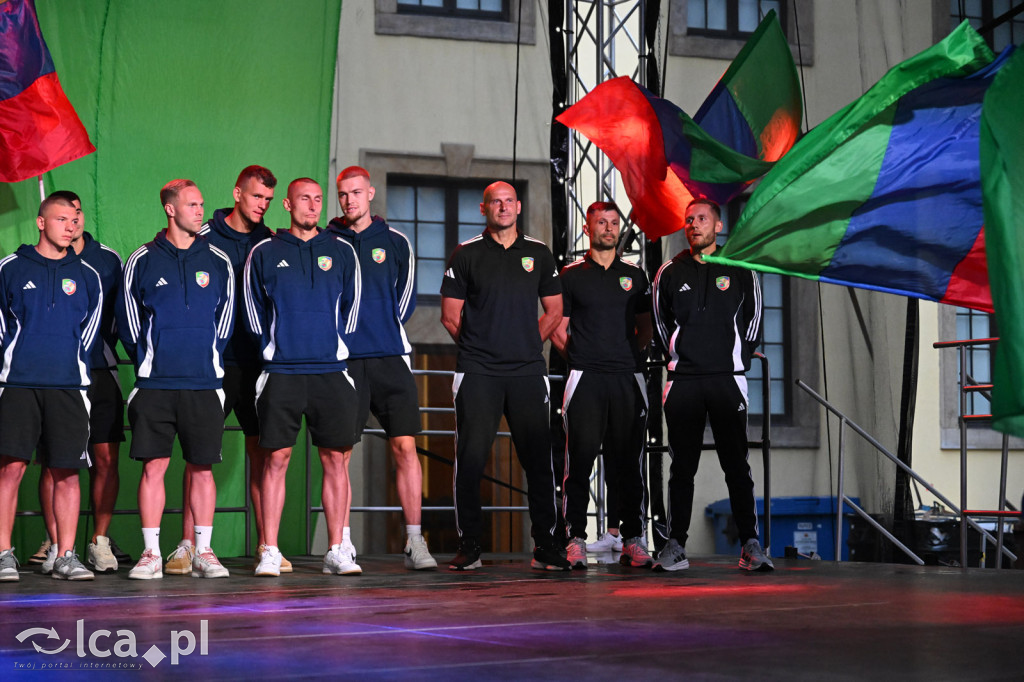 Miedź Legnica zaprezentowała drużyny