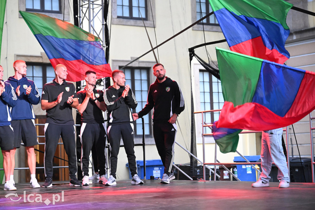Miedź Legnica zaprezentowała drużyny