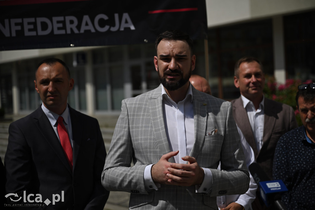 Protest „Stop imigracji” w centrum Legnicy.