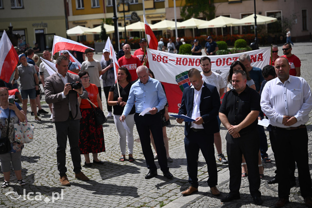 Protest „Stop imigracji” w centrum Legnicy.