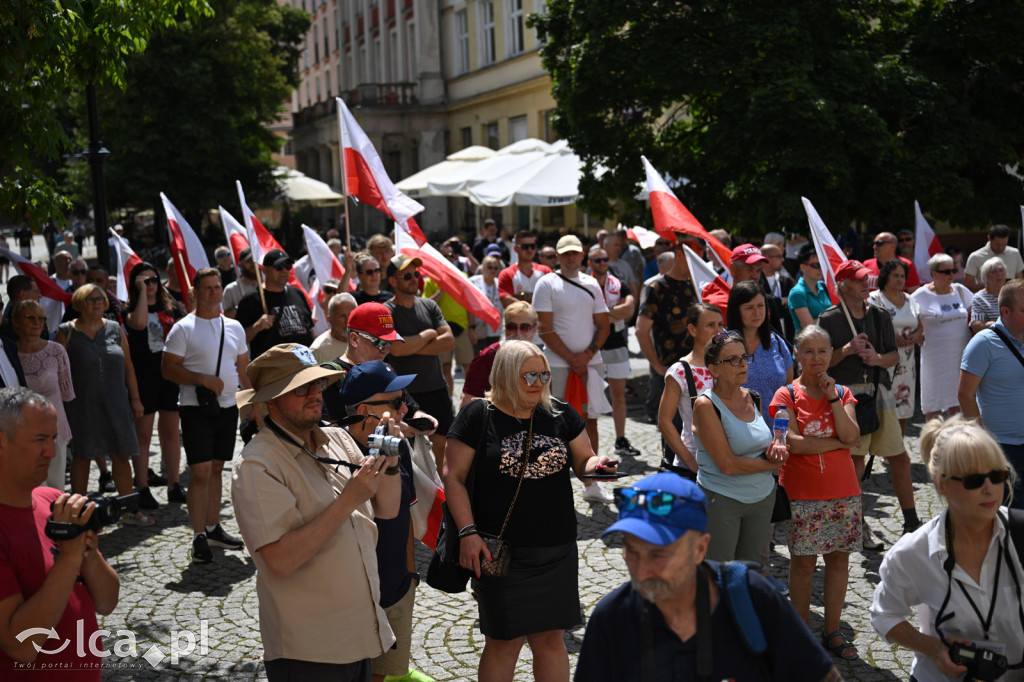 Protest „Stop imigracji” w centrum Legnicy.