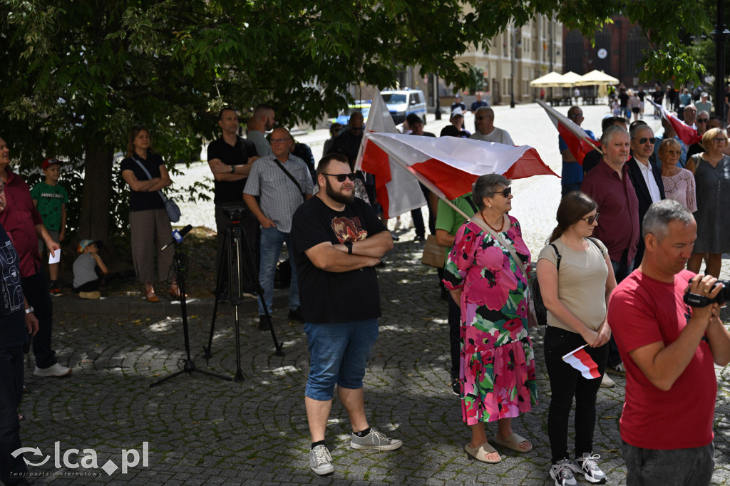 Protest „Stop imigracji” w centrum Legnicy.