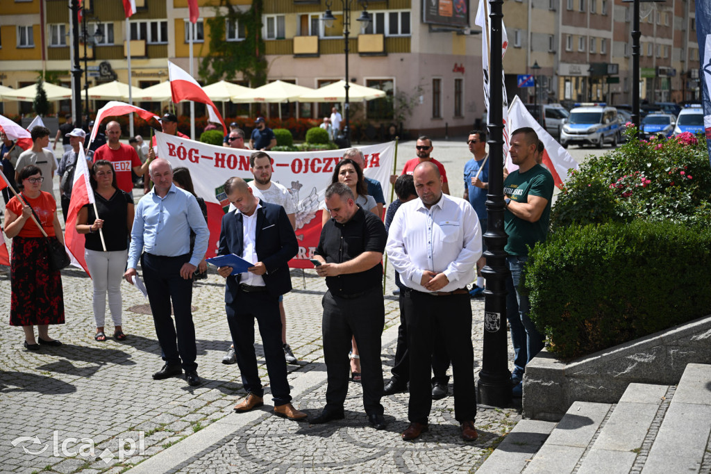 Protest „Stop imigracji” w centrum Legnicy.