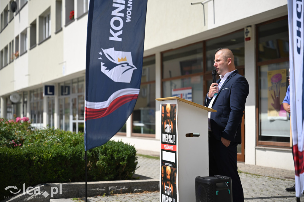 Protest „Stop imigracji” w centrum Legnicy.