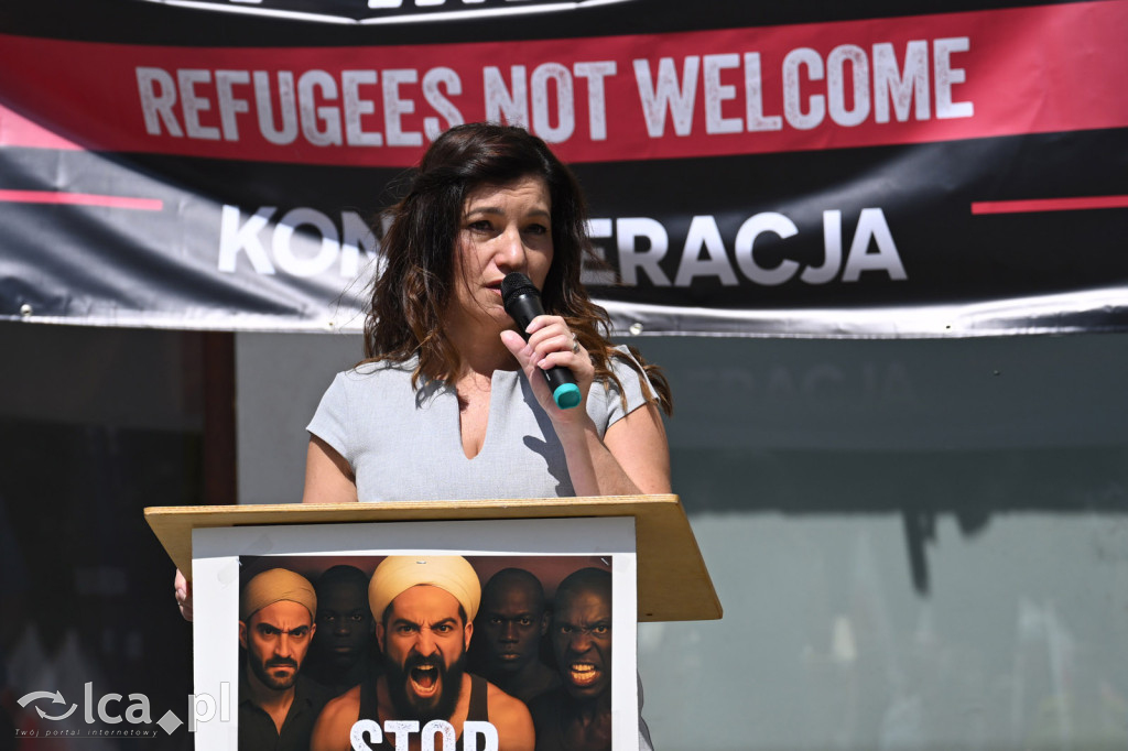 Protest „Stop imigracji” w centrum Legnicy.