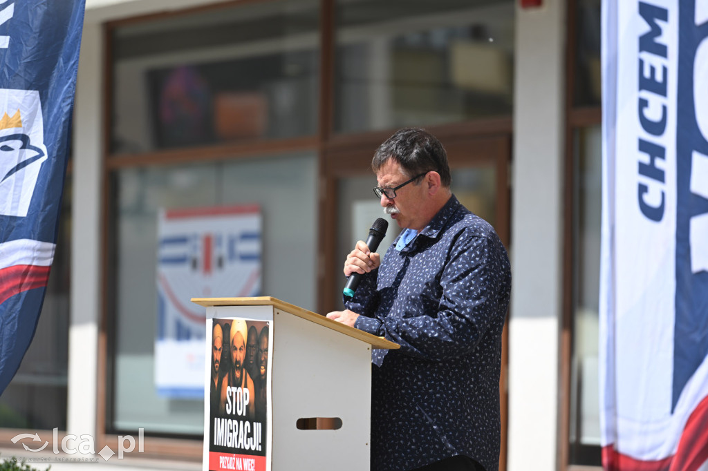 Protest „Stop imigracji” w centrum Legnicy.