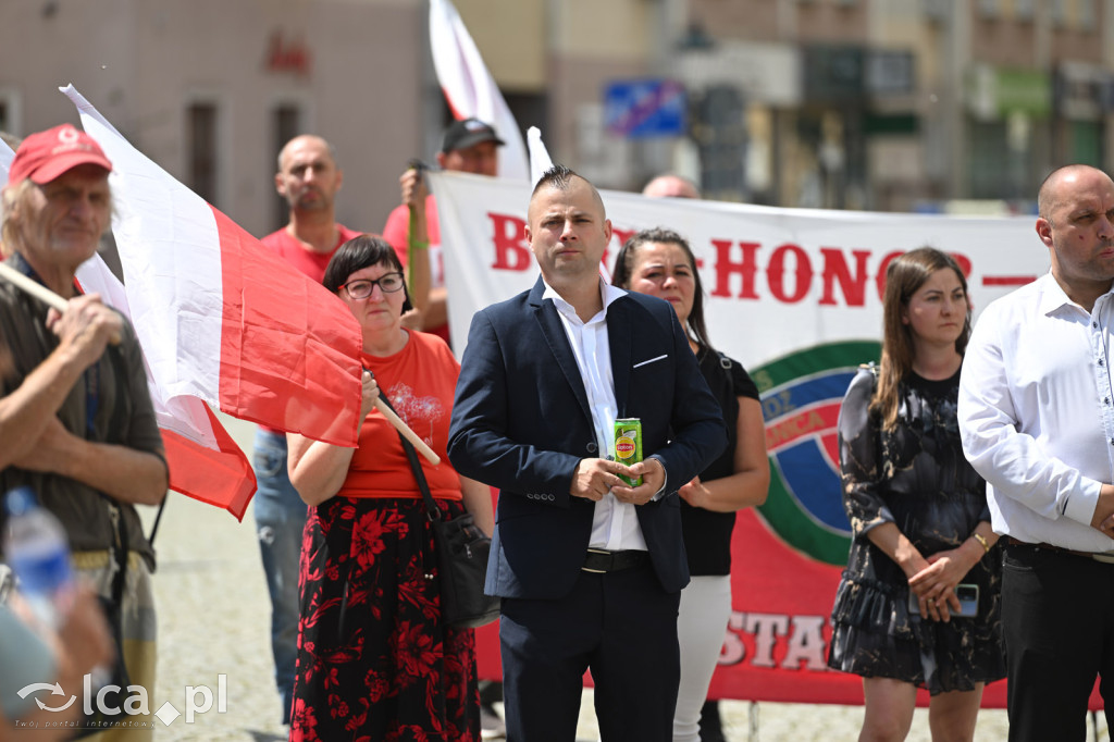 Protest „Stop imigracji” w centrum Legnicy.