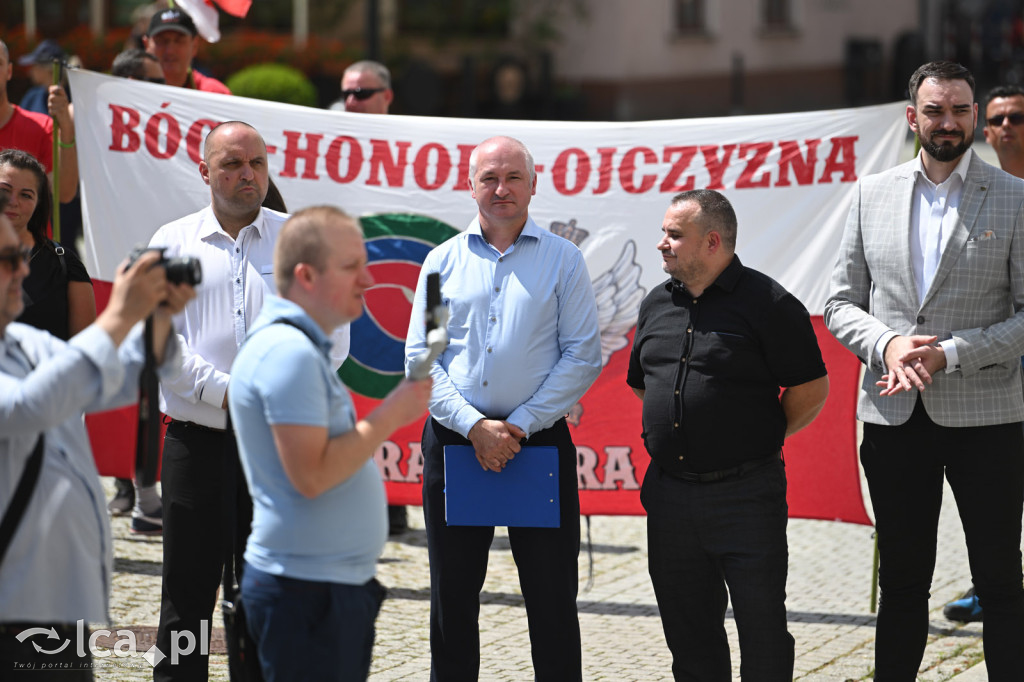 Protest „Stop imigracji” w centrum Legnicy.