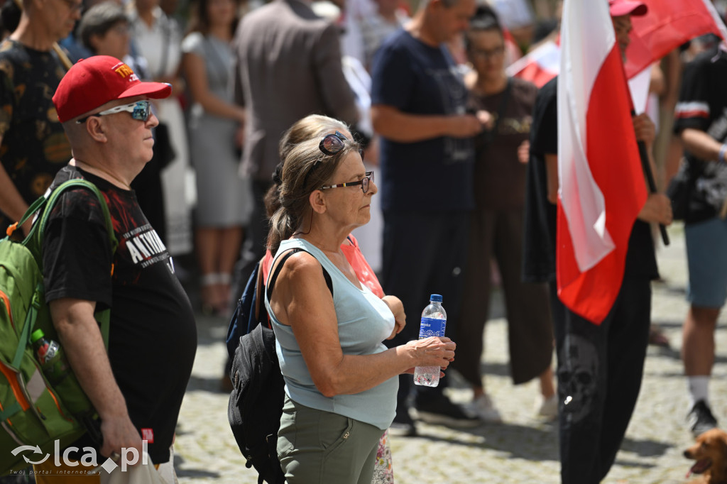 Protest „Stop imigracji” w centrum Legnicy.