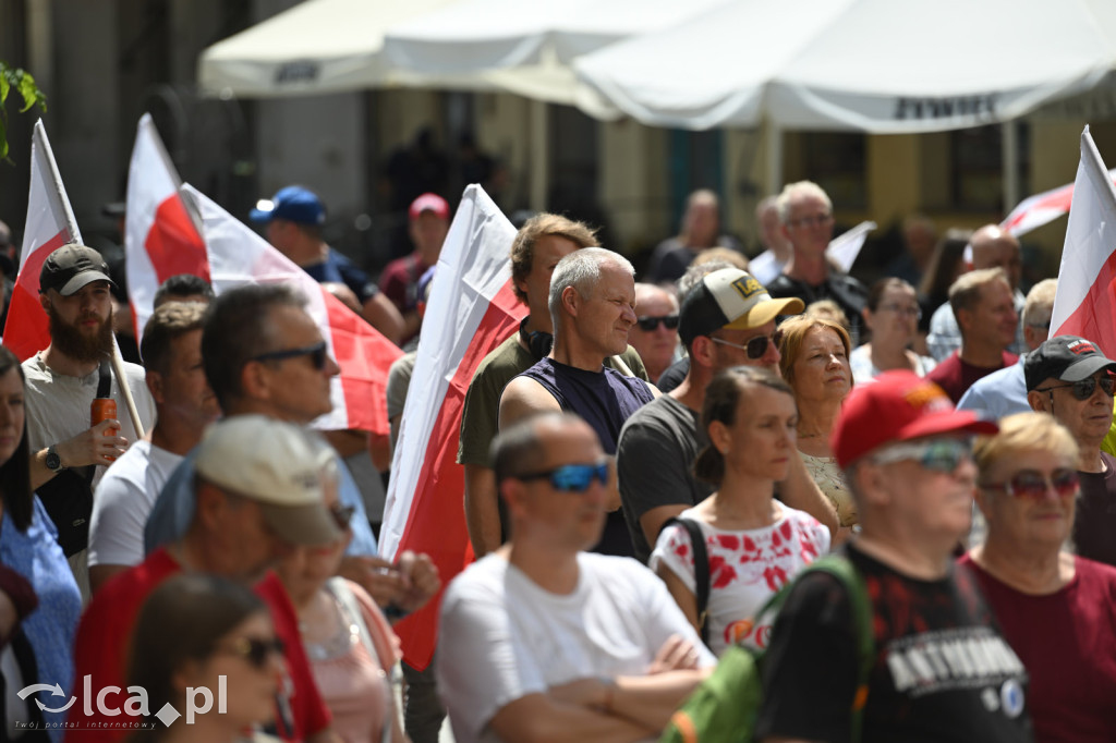 Protest „Stop imigracji” w centrum Legnicy.