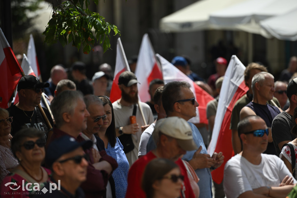 Protest „Stop imigracji” w centrum Legnicy.