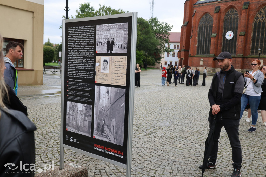 Plenerowa wystawa fotografii Grochowskiego
