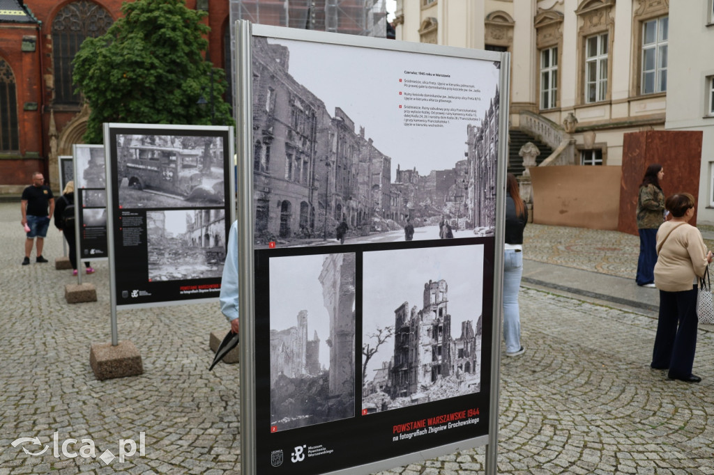 Plenerowa wystawa fotografii Grochowskiego