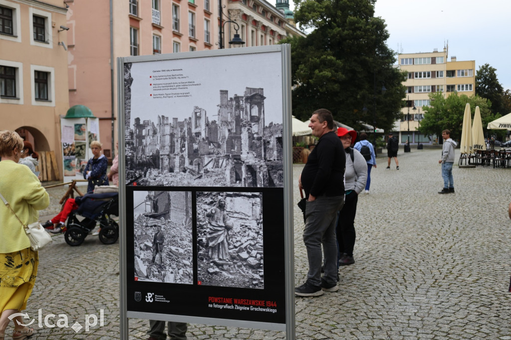 Plenerowa wystawa fotografii Grochowskiego
