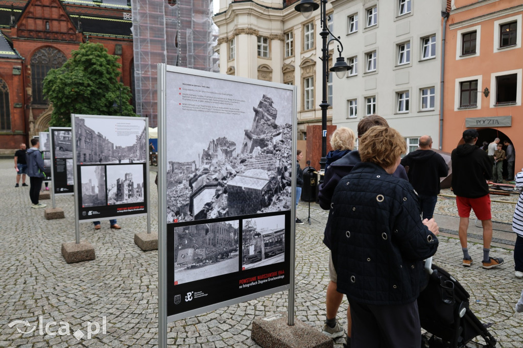 Plenerowa wystawa fotografii Grochowskiego