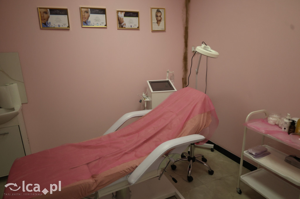 Glow up Veeline – Twój styl i piękno w Legnicy