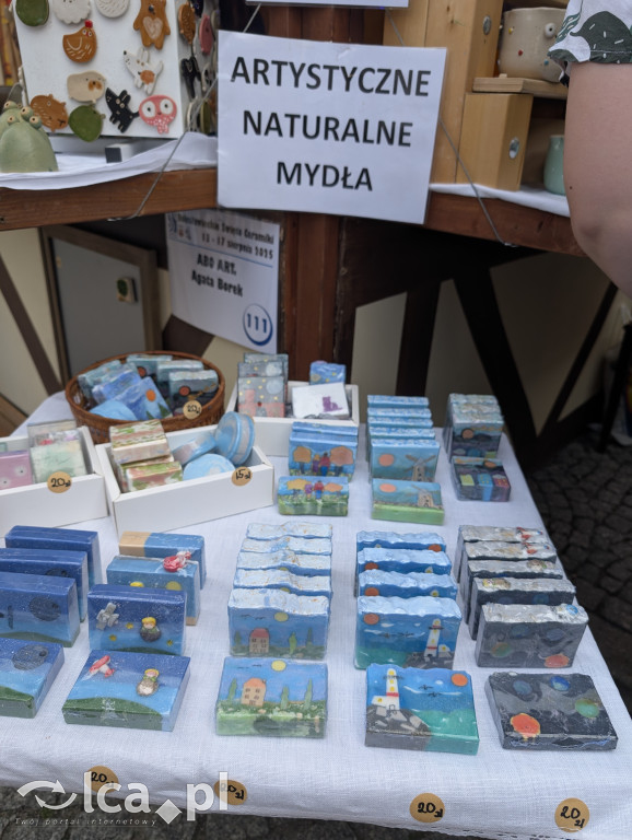 Parada Glinoludów i klimat Święta Ceramiki