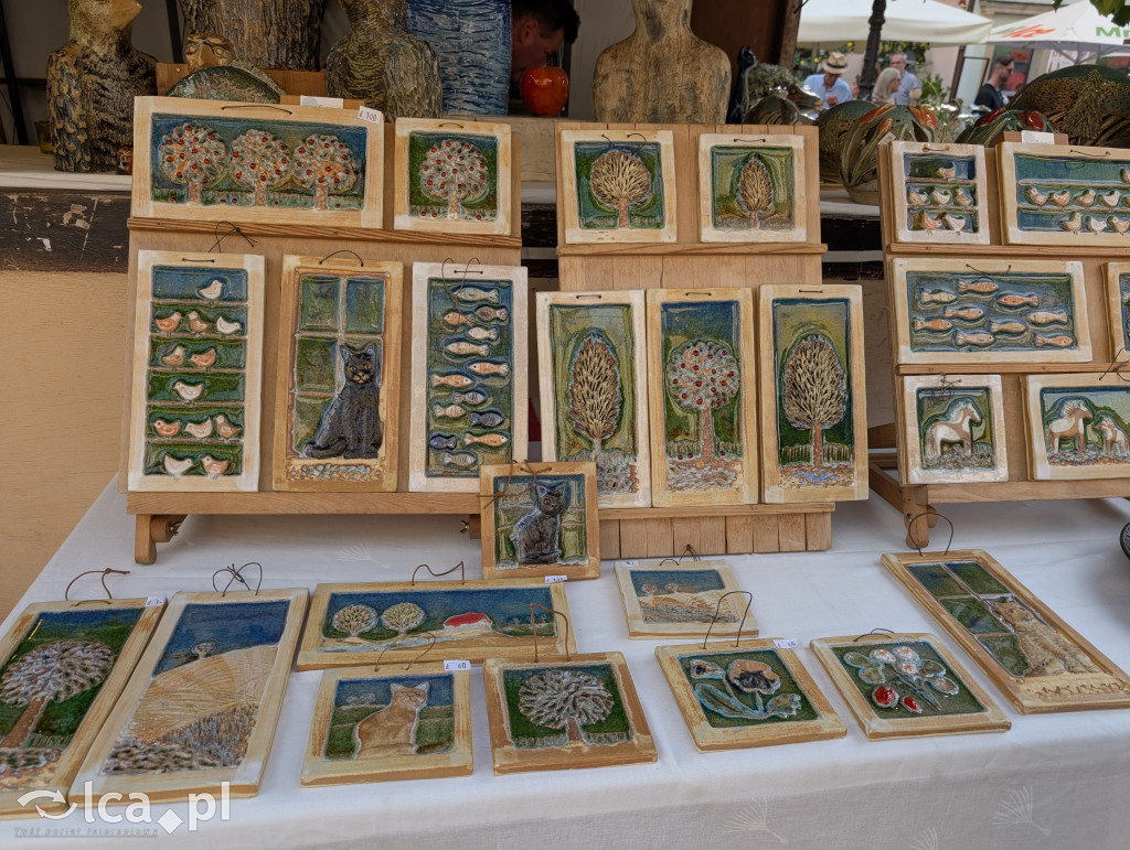 Parada Glinoludów i klimat Święta Ceramiki