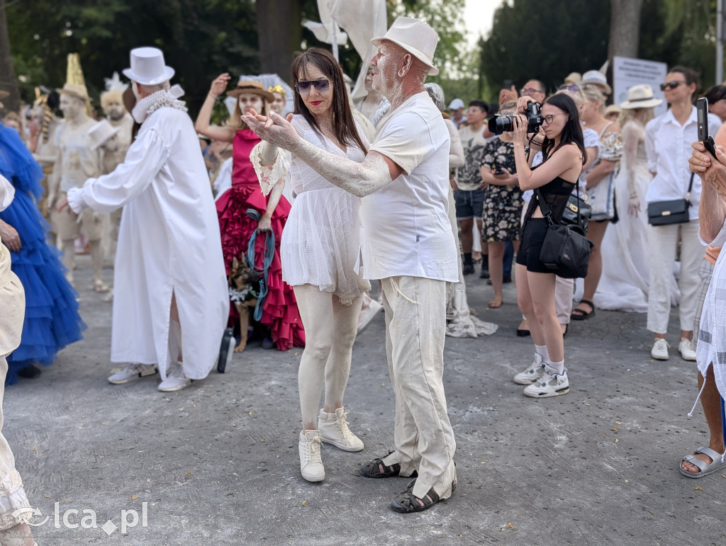 Parada Glinoludów i klimat Święta Ceramiki