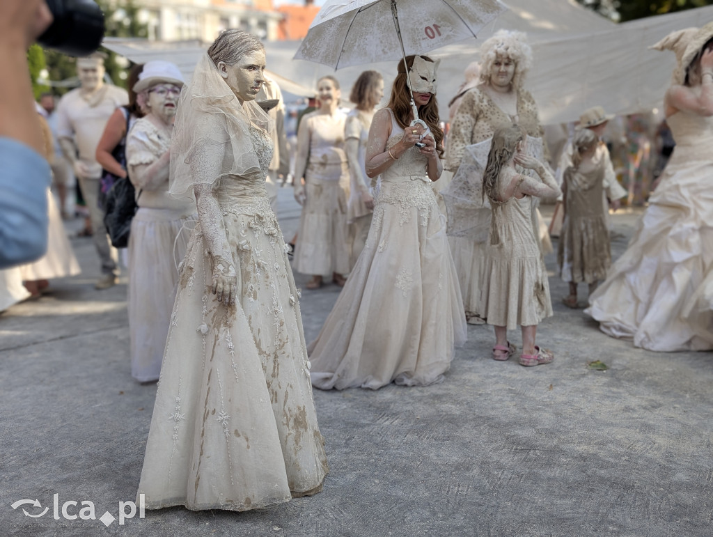 Parada Glinoludów i klimat Święta Ceramiki