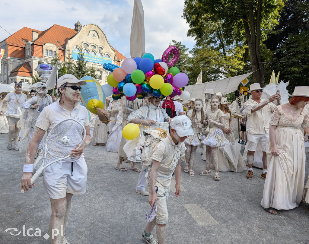 Parada Glinoludów i klimat Święta Ceramiki