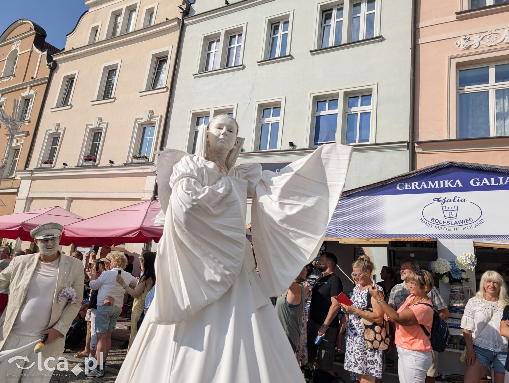 Parada Glinoludów i klimat Święta Ceramiki