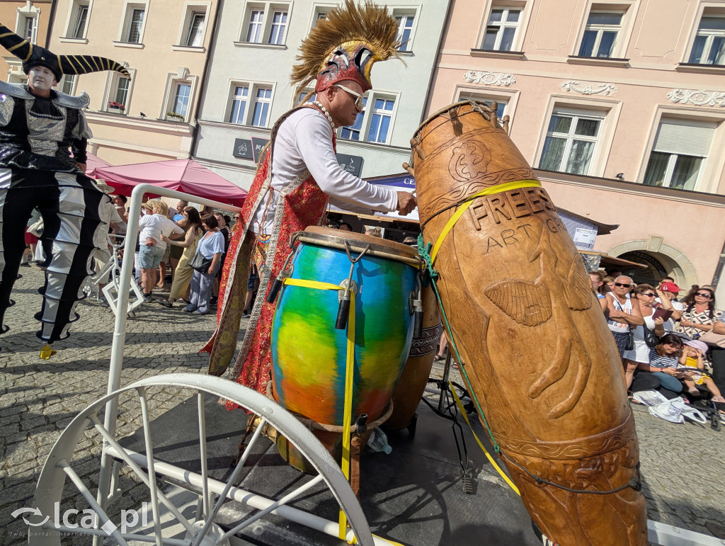 Parada Glinoludów i klimat Święta Ceramiki