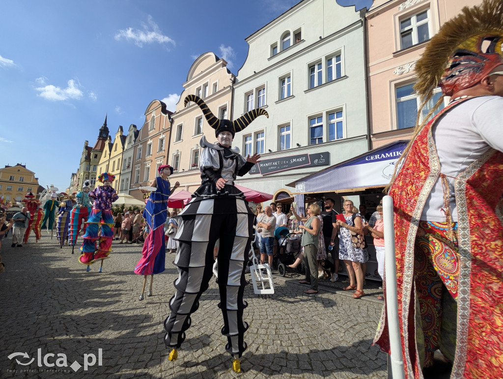 Parada Glinoludów i klimat Święta Ceramiki