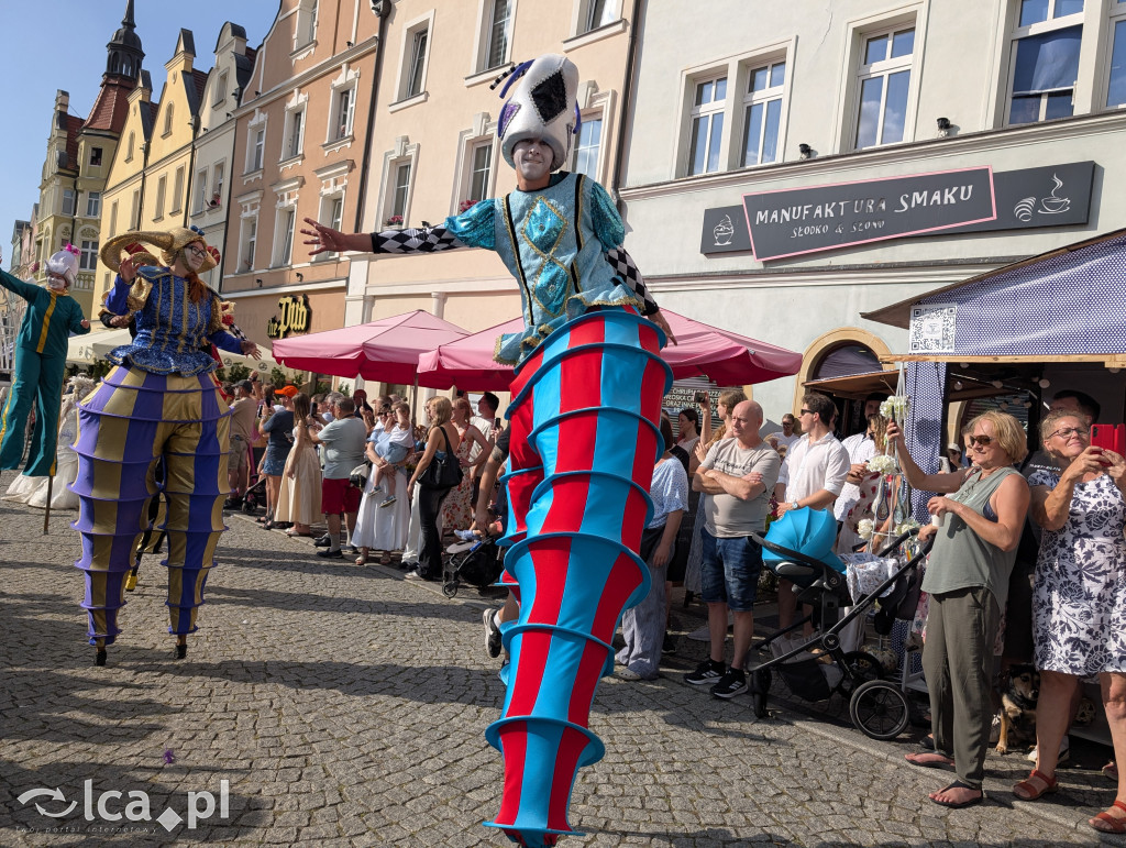 Parada Glinoludów i klimat Święta Ceramiki